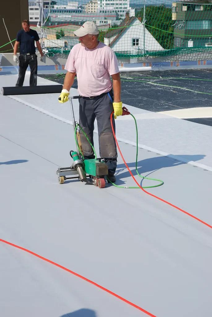 Flachdachabdichtung und Gebäudehüllen aus Augsburg